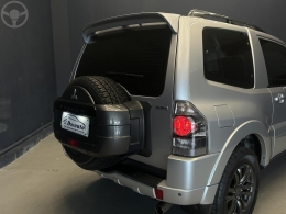 MITSUBISHI - PAJERO FULL 3.8 4X4 V6 24V 2P AUTOMÁTICO - 2011/2012 - PRATA - R$ 138.000,00