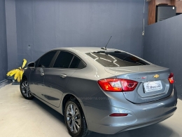 CHEVROLET - CRUZE - 2017/2018 - Cinza - R$ 84.800,00