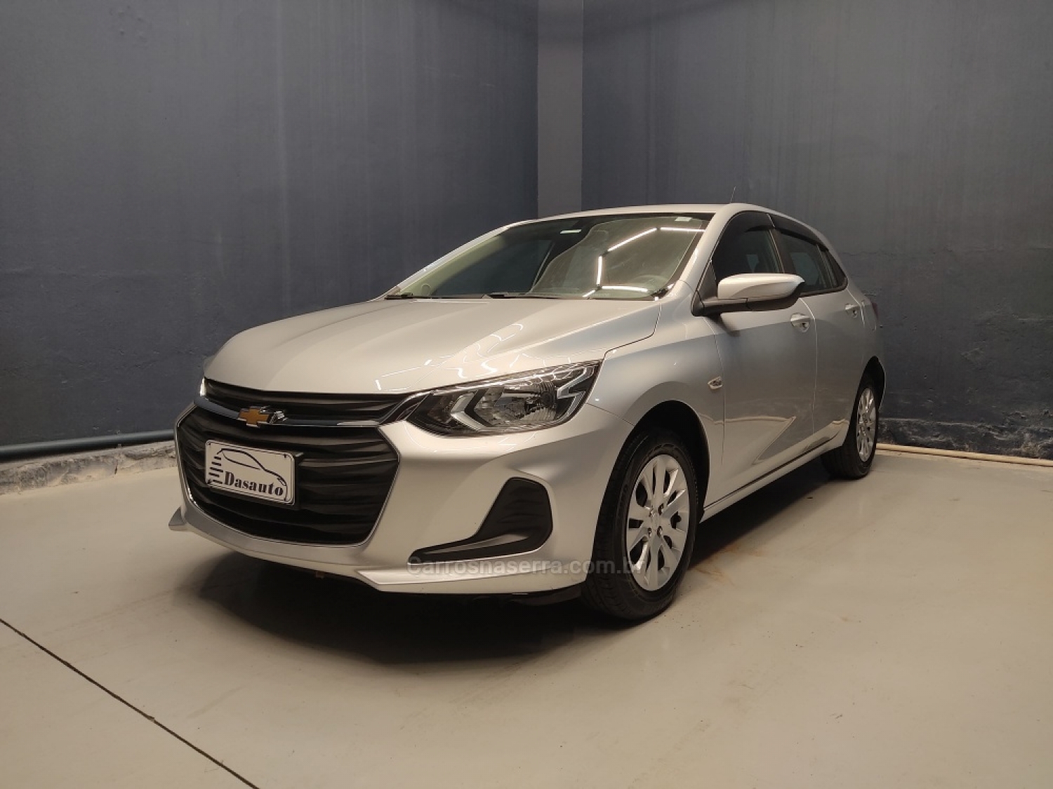 CHEVROLET - ONIX - 2021/2022 - Prata - R$ 74.800,00