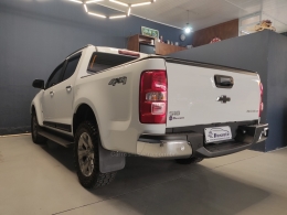 CHEVROLET - S10 - 2022/2023 - Branca - R$ 228.000,00