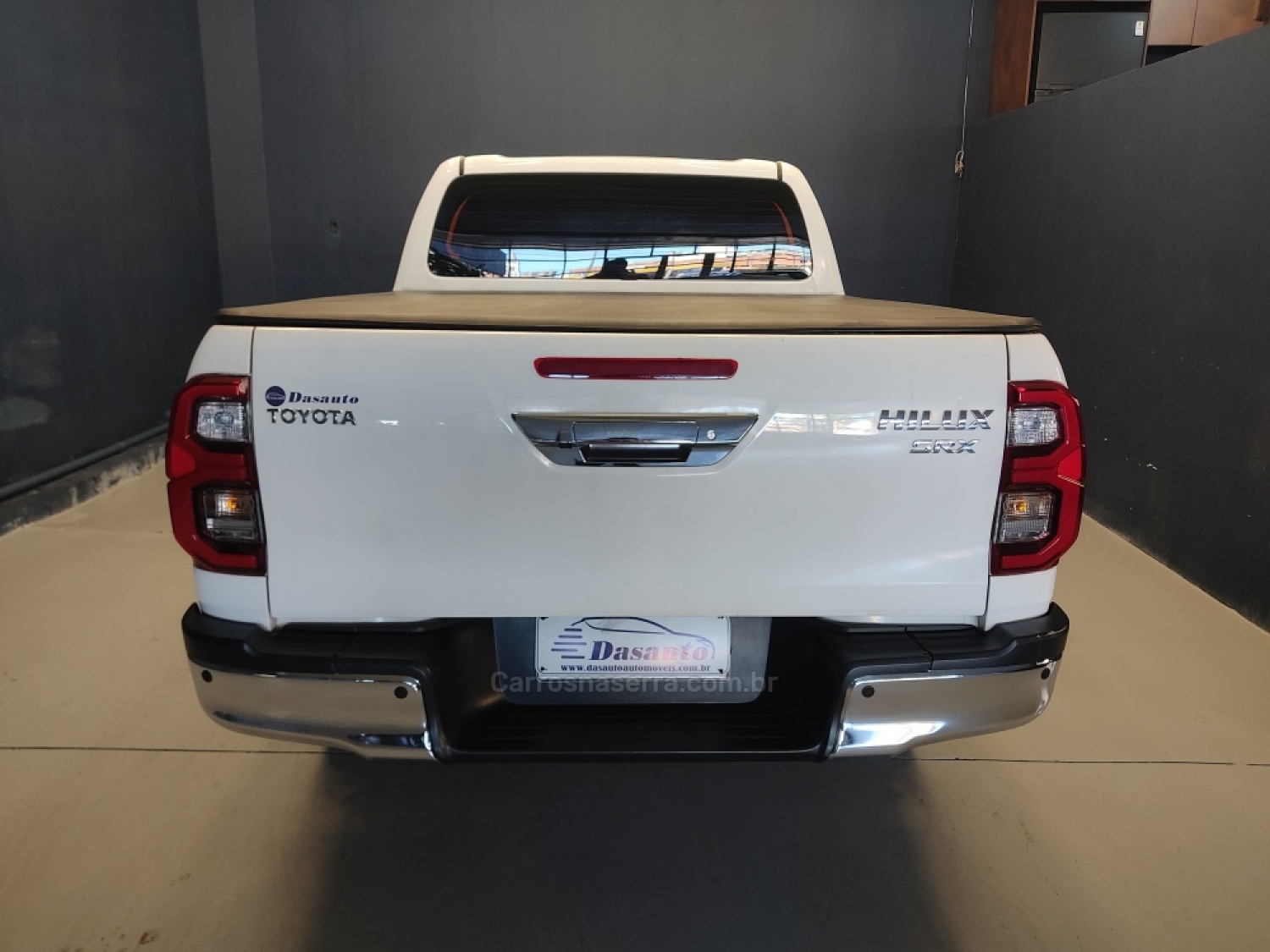 TOYOTA - HILUX - 2017/2018 - Branca - R$ 198.000,00