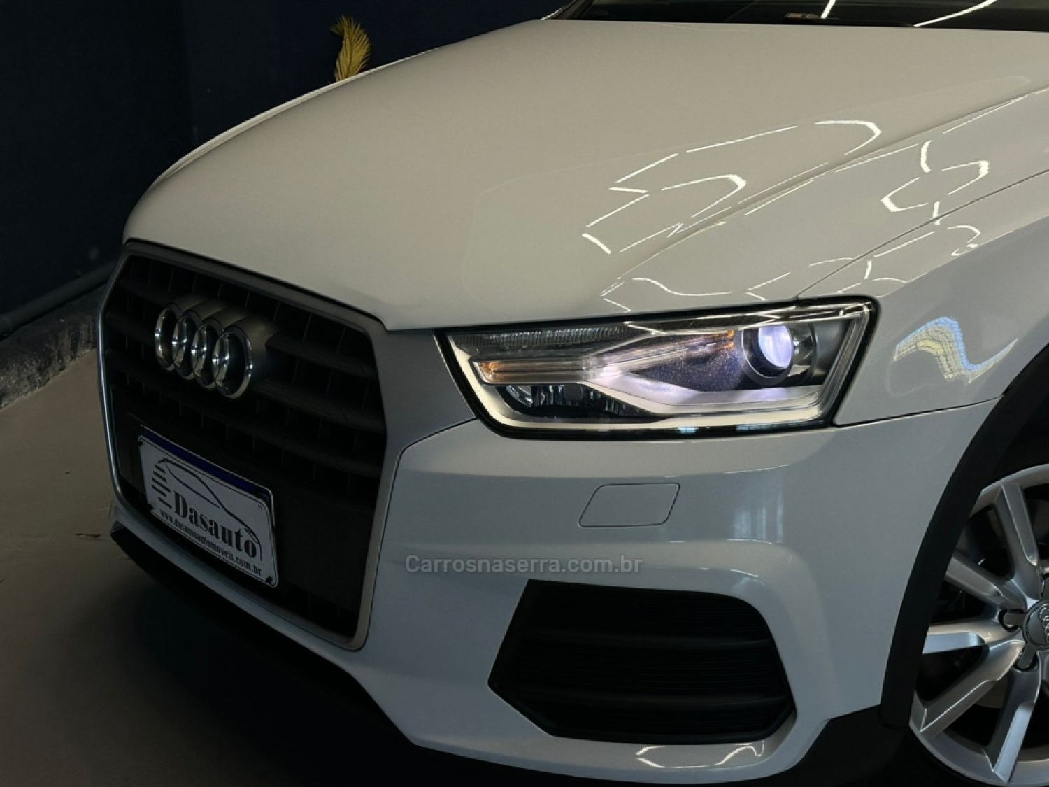 AUDI - Q3 - 2015/2016 - Branca - R$ 98.000,00