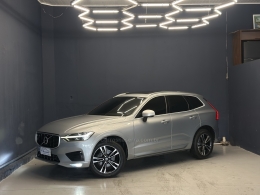 VOLVO - XC60 - 2017/2018 - Prata - R$ 178.000,00