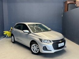 CHEVROLET - ONIX - 2021/2022 - Prata - R$ 74.900,00