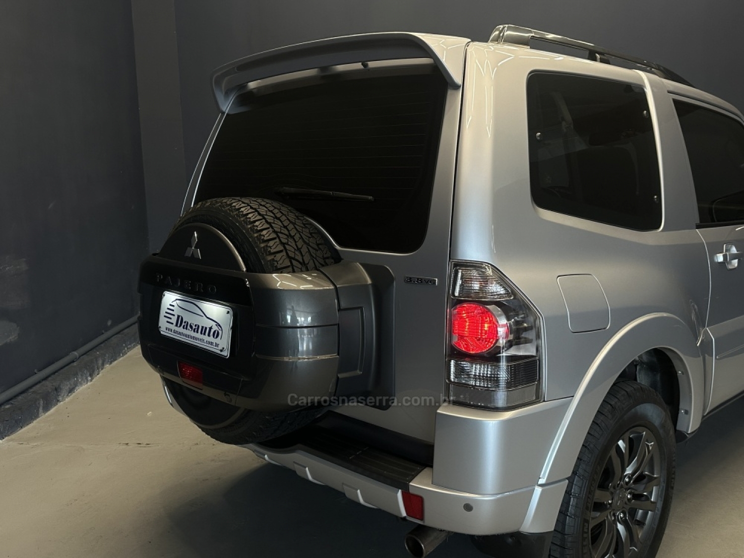 MITSUBISHI - PAJERO FULL - 2011/2012 - Prata - R$ 138.000,00