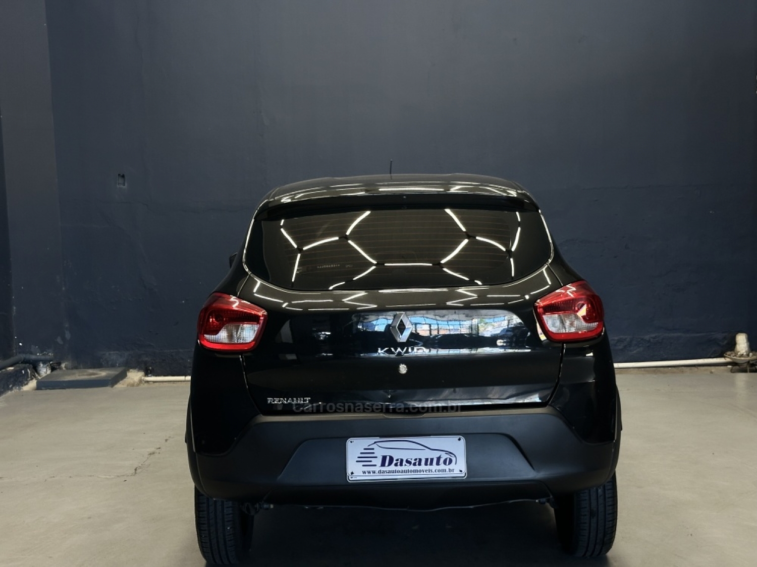 RENAULT - KWID - 2017/2018 - Preta - R$ 33.800,00