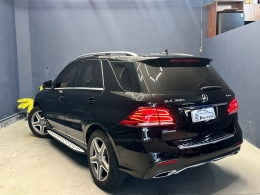 MERCEDES-BENZ - GLE 350D - 2017/2018 - Preta - R$ 228.000,00