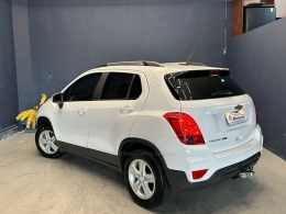 CHEVROLET - TRACKER - 2017/2018 - Branca - R$ 84.000,00