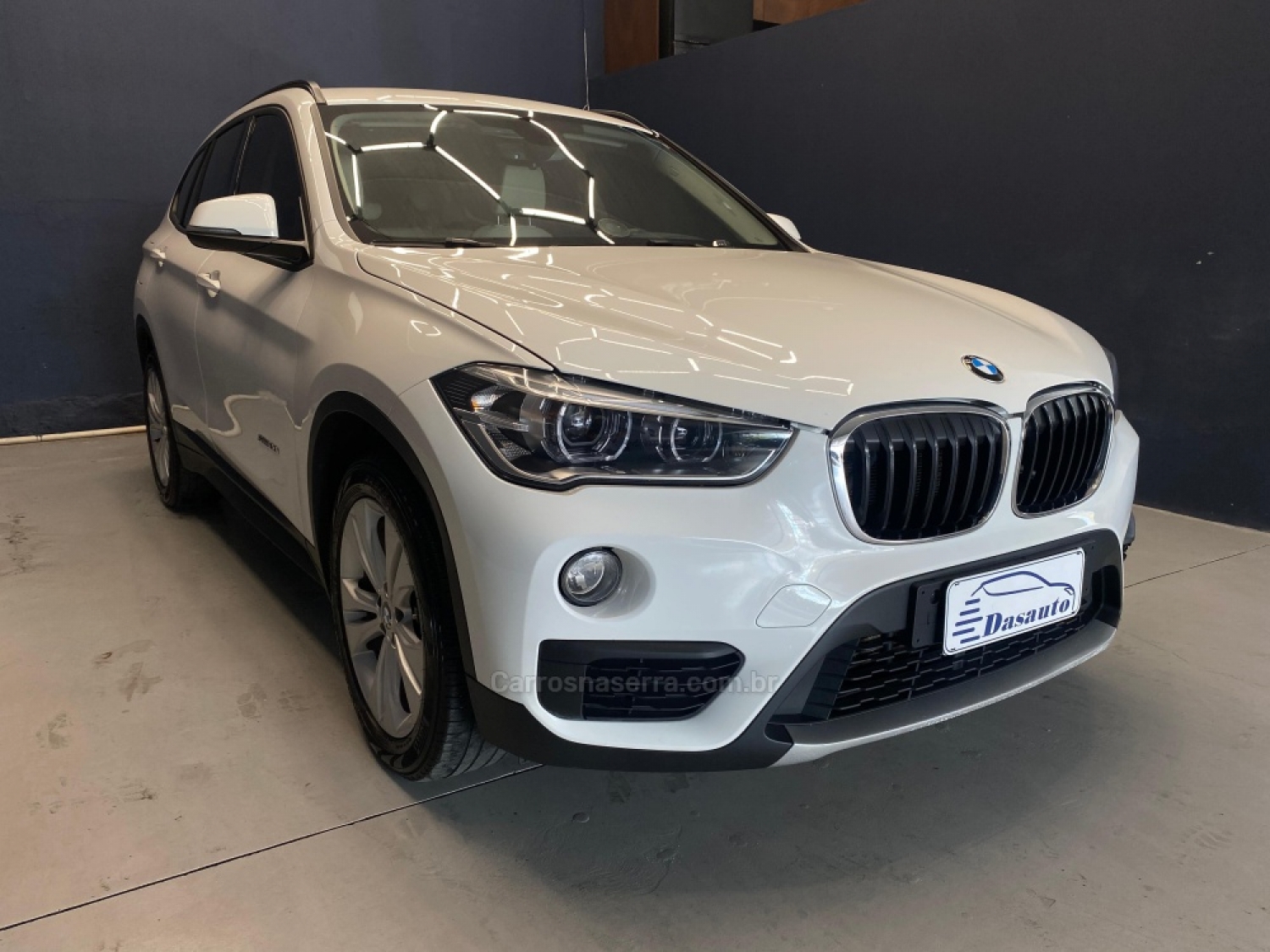 BMW - X1 - 2017/2018 - Branca - R$ 137.000,00