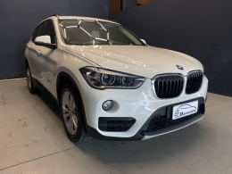 BMW - X1 - 2017/2018 - Branca - R$ 137.000,00