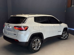 JEEP - COMPASS - 2022/2023 - Branca - R$ 179.800,00